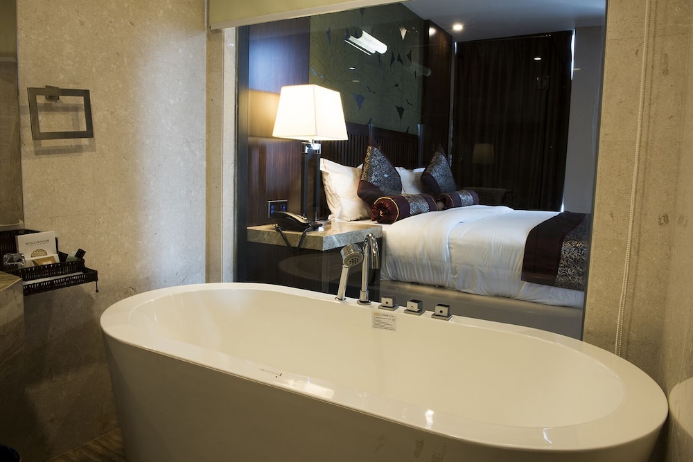 Deluxe Room, 1 King Bed