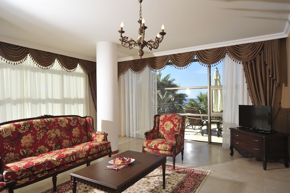 Suite, Sea View thumbnail 5