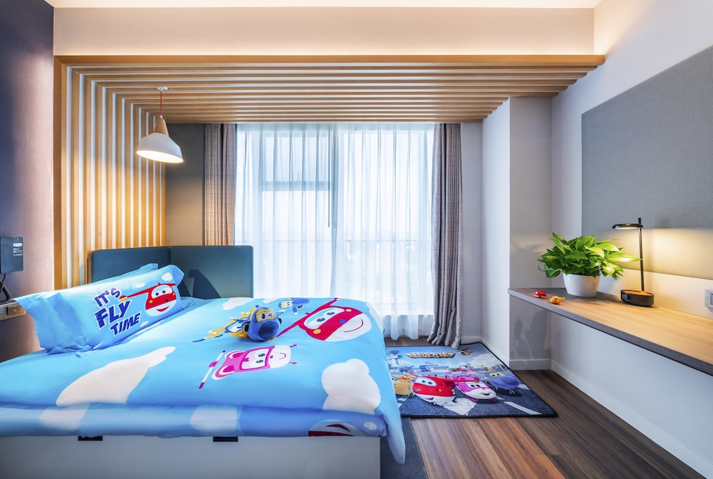 Standard Room, Multiple Beds, City View