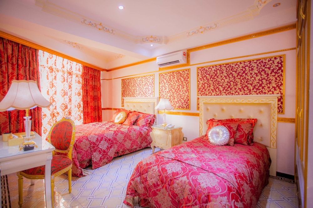 Luxury Suite photo 1