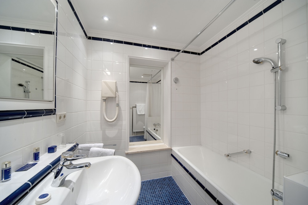 Superior Twin Room photo 2