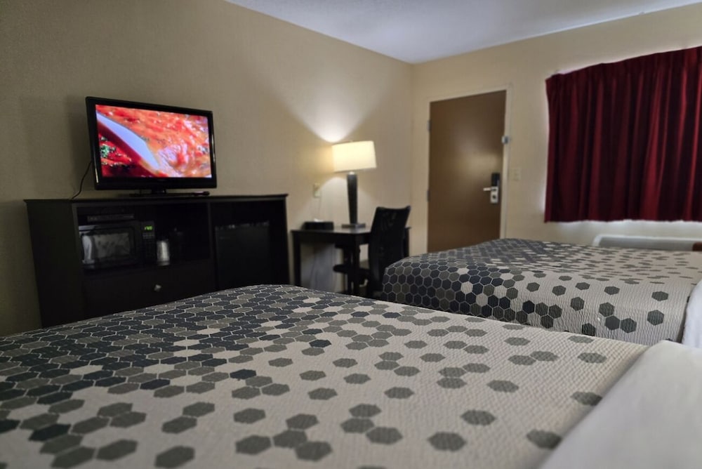 Room, 2 Double Beds, Non Smoking (Efficiency) - Photo 12