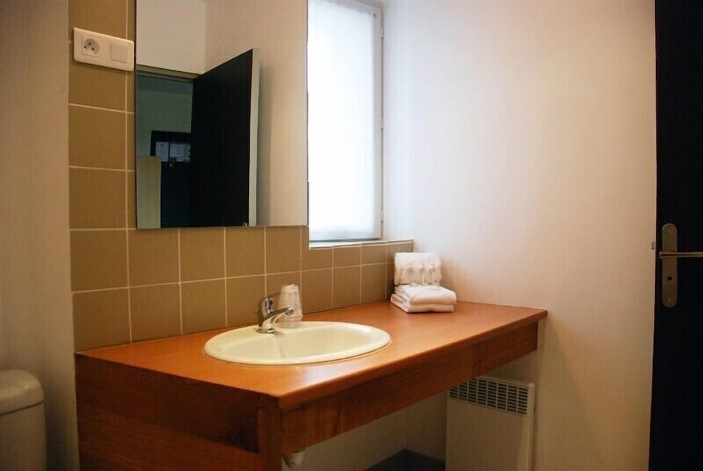 Standard Triple Room photo 2