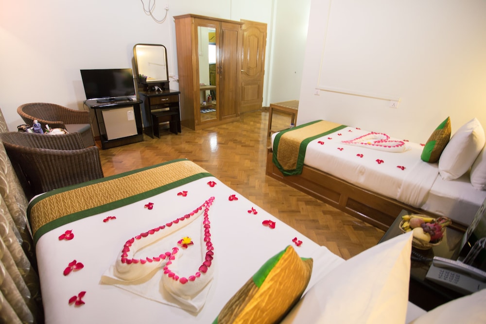 Deluxe Twin Room, 2 Twin Beds photo 2