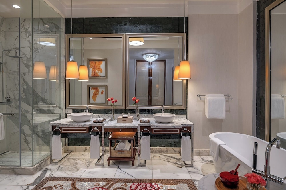 Prestige Suite Bay photo 3