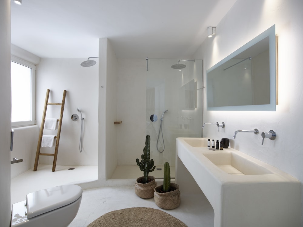 Front Sea View Suite (Outdoor Mini Plunge Pool) - Photo 10