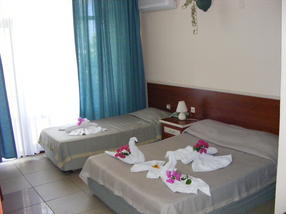 Standard Double or Twin Room photo 3