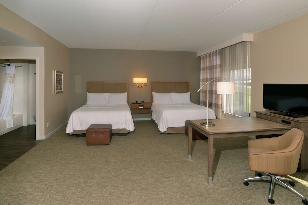 Studio, 2 Queen Beds, Accessible, Bathtub