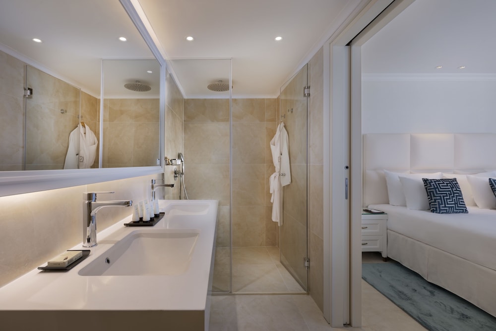 Superior Twin Room, Accessible photo 3