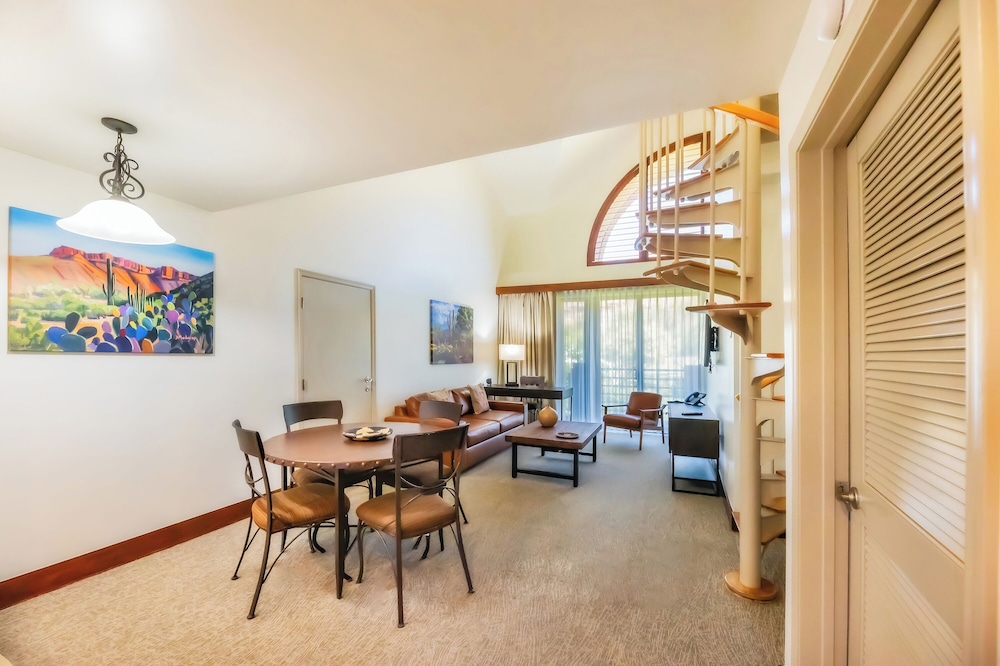 Loft - Photo 1