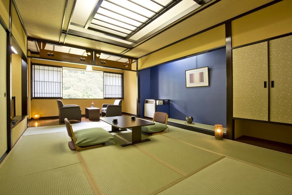 Standard Japanese Room with Shared Bathroom, Main Building photo 2