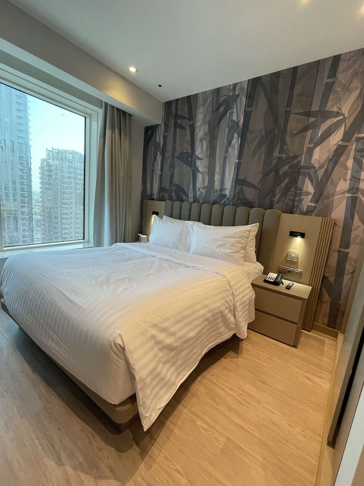Suite, 1 Bedroom, Smoking, City View photo 3