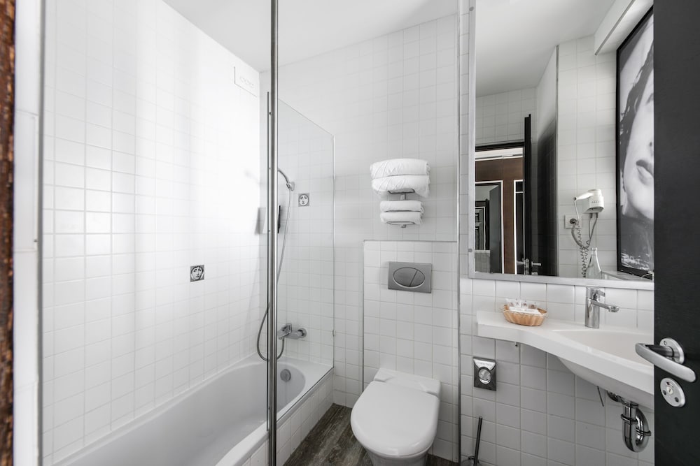 Standard Double or Twin Room, Sea View - Photo 4