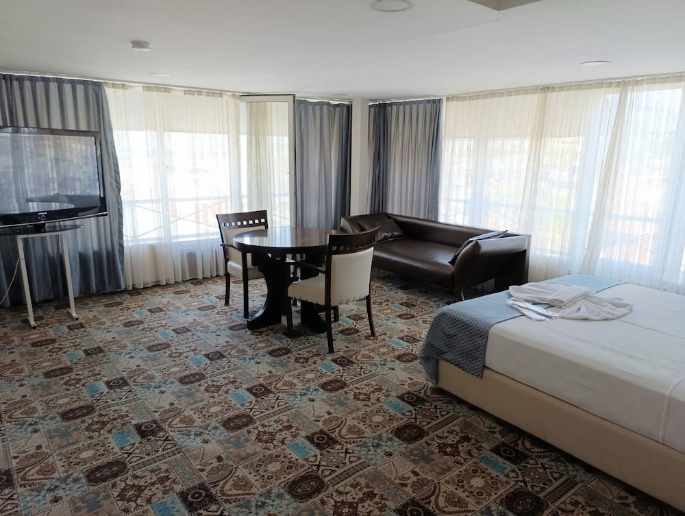 Deluxe Double Room photo 3