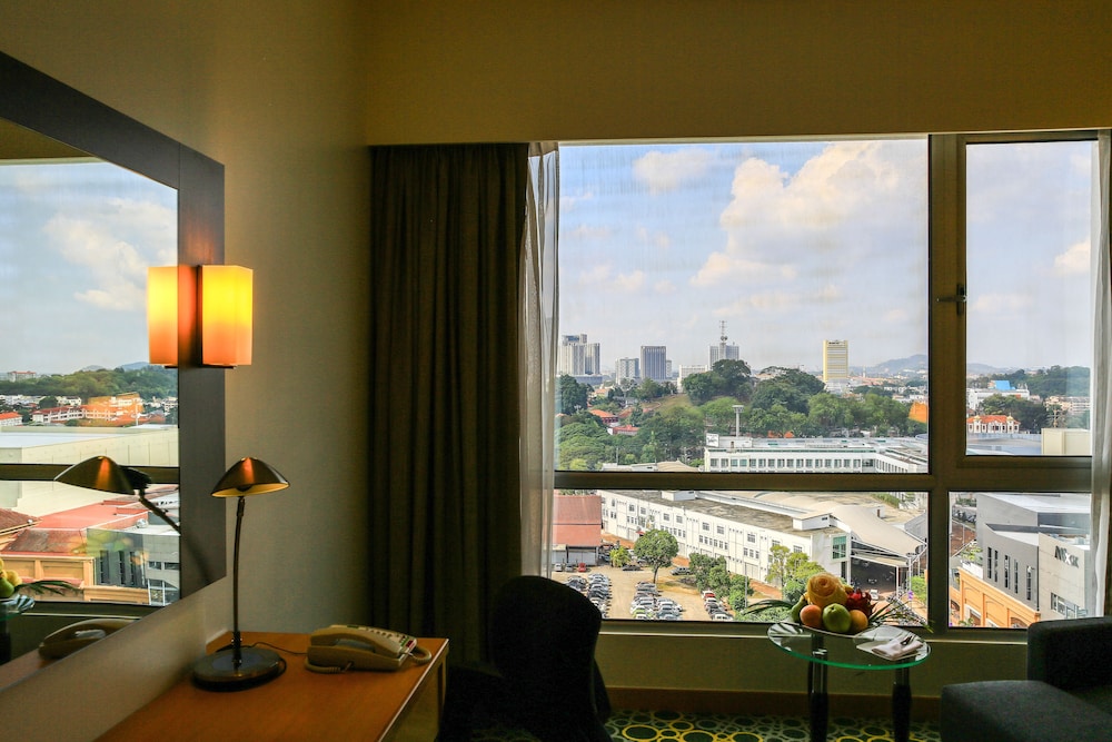 Standard Room, 2 Twin Beds, City View - Photo 2