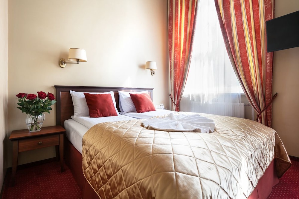 Deluxe Double Room, 1 Queen Bed, City View photo 1