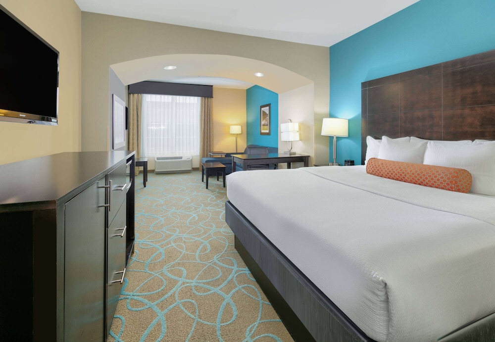Deluxe Suite, 1 King Bed, Non Smoking