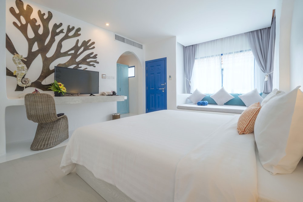 Deluxe Bungalow - Photo 2