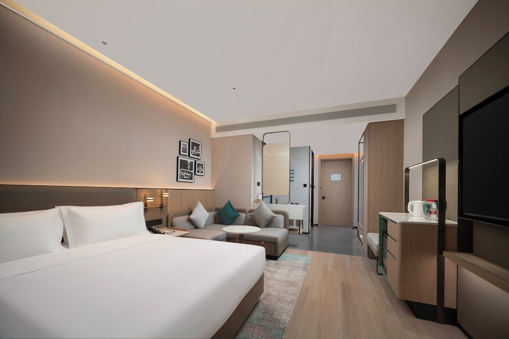 Standard Room, 1 King Bed