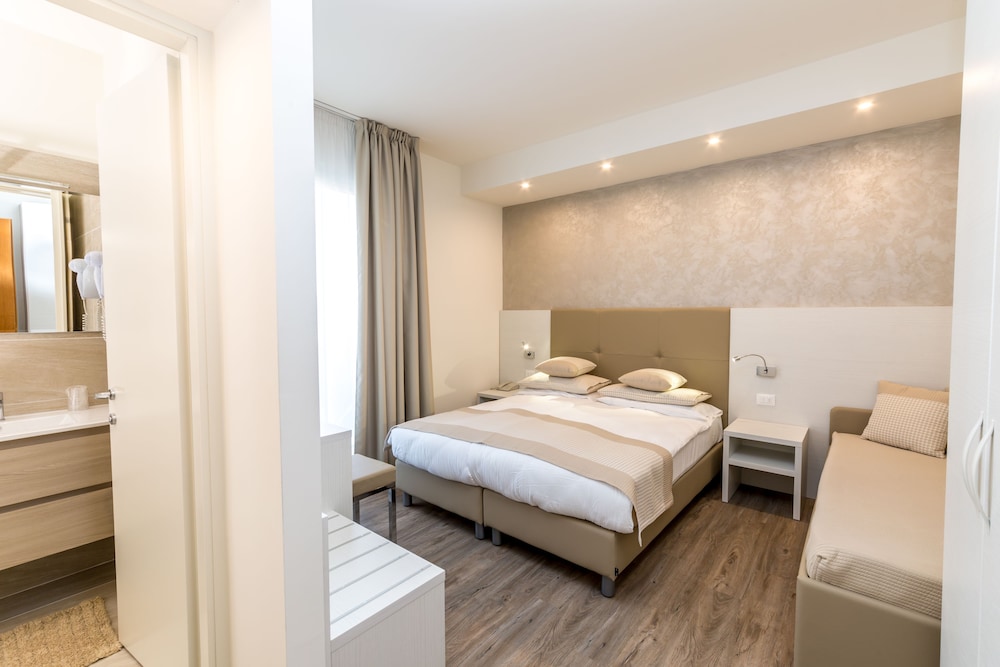 Room (Prestige)