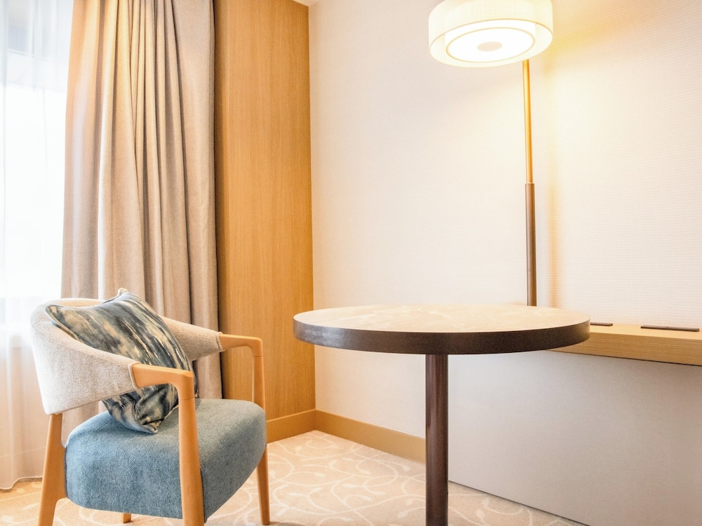 Deluxe Twin Room, Non Smoking (28-33F, Skyview floor) - Photo 4
