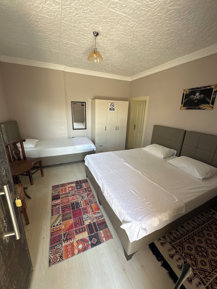 Classic Triple Room photo 3