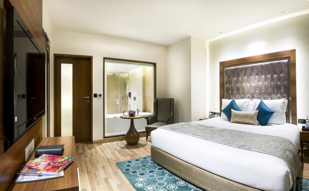 Deluxe Suite - Photo 1
