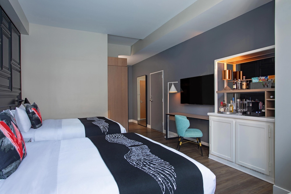 Room, 2 Queen Beds - Photo 6