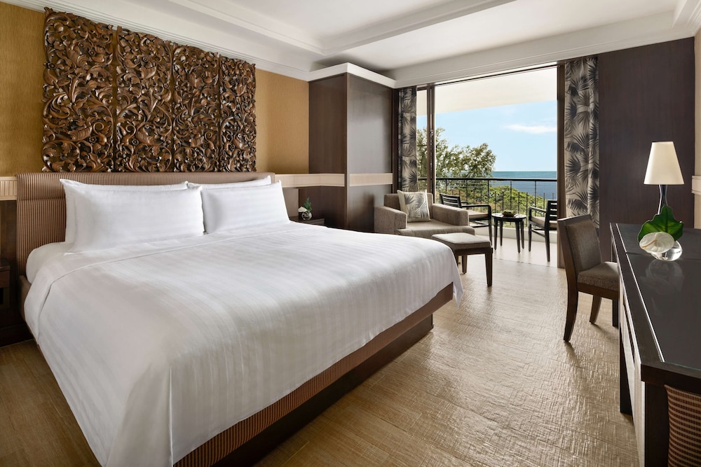 Executive Room, 1 King Bed, Sea View - Photo 1
