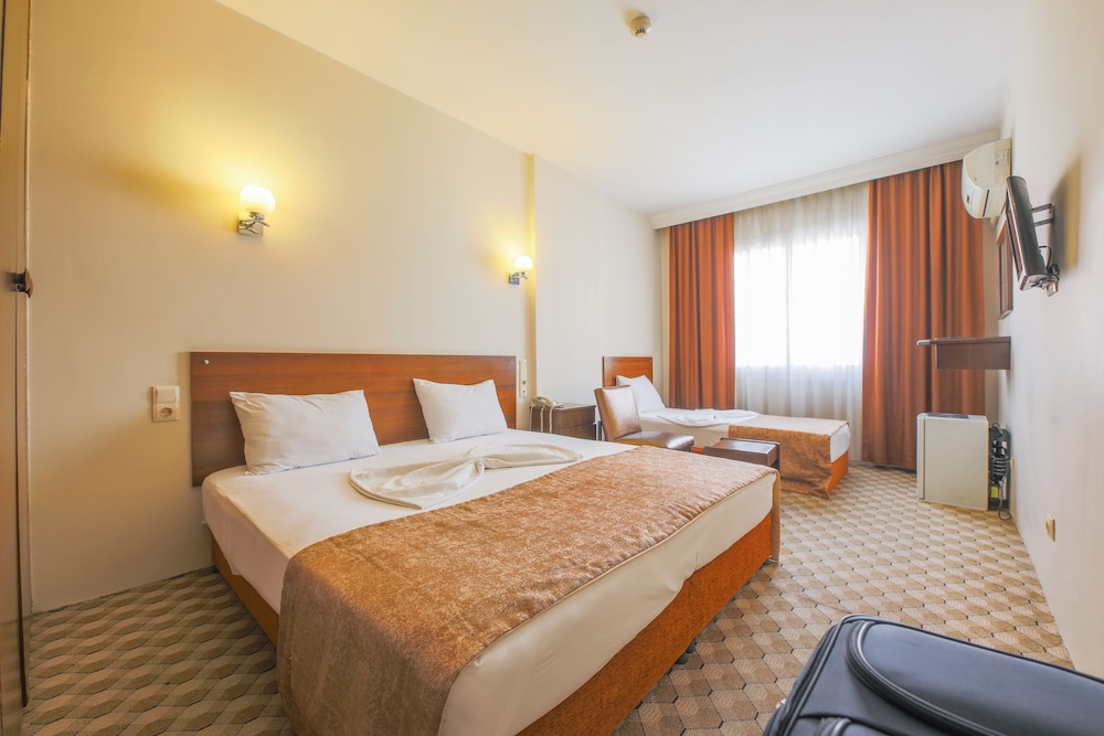 Standard Triple Room photo 3