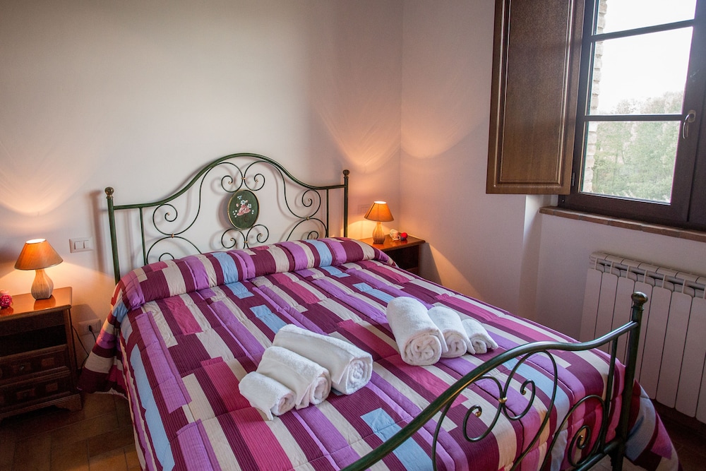 Classic Apartment, 2 Bedrooms, Hill View