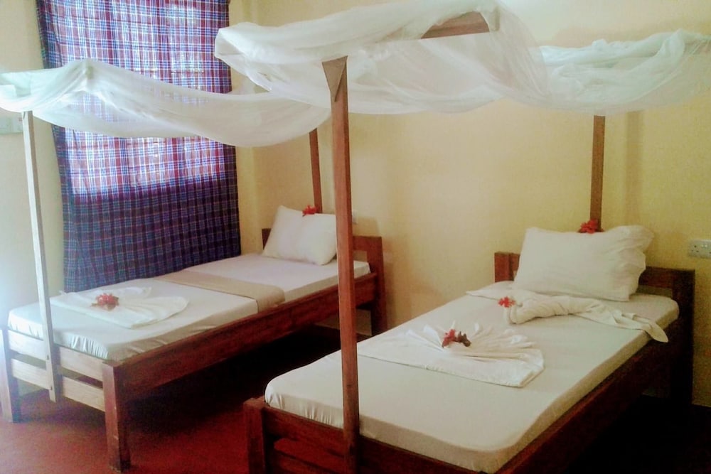 Basic Quadruple Room, Multiple Beds photo 2