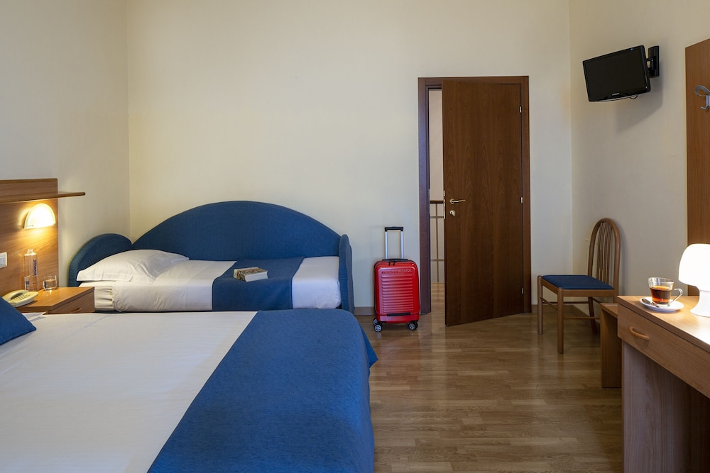 Superior Quadruple Room photo 2