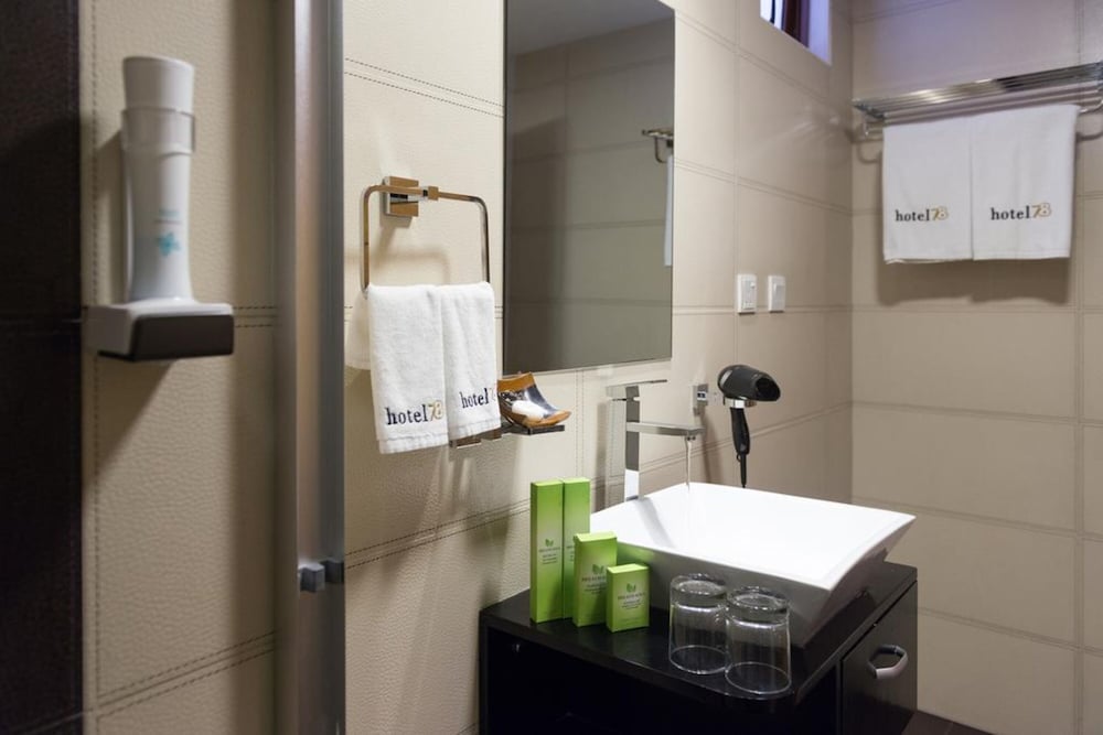 Deluxe Twin Room with Complimentary Transfer, photo 6