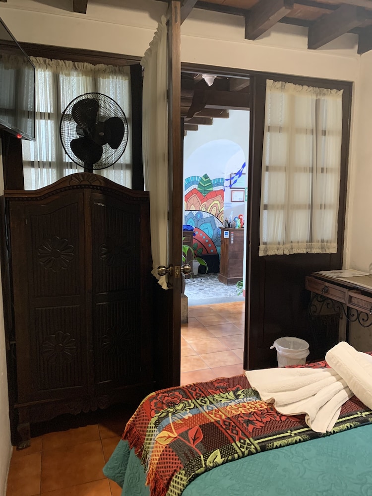 Economy Room - Photo 4