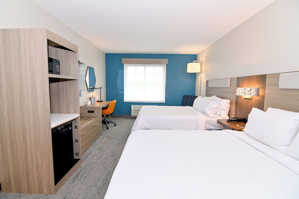 Standard Room, 2 Queen Beds - Photo 5
