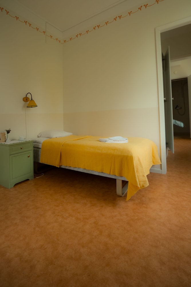 Single Room, Lake View photo 1