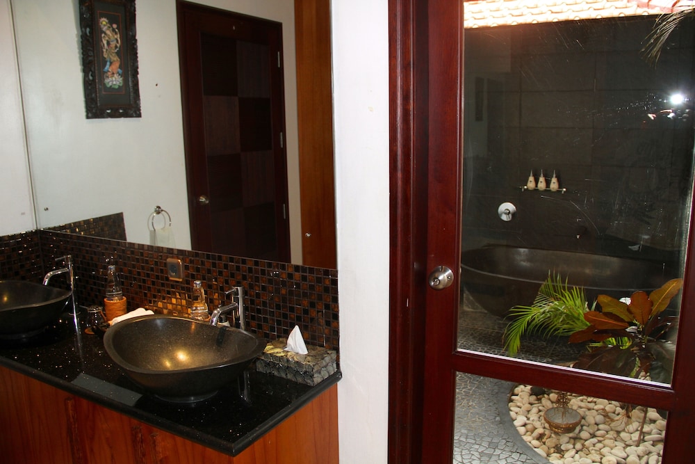 1 Bedroom Private Pool Villa (West View) photo 3
