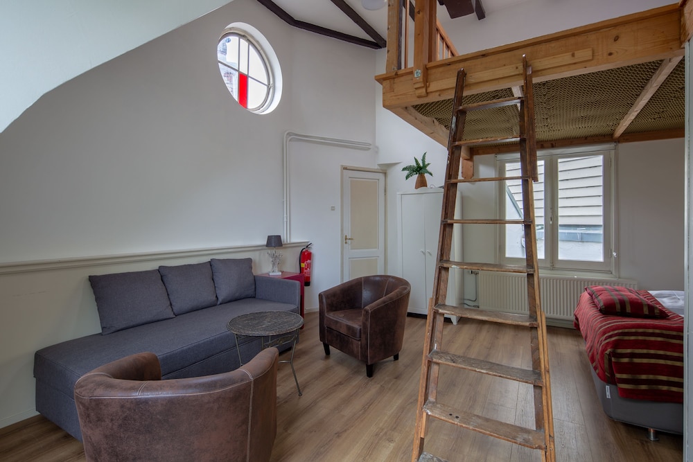 Traditional Apartment, Annex Building photo 2
