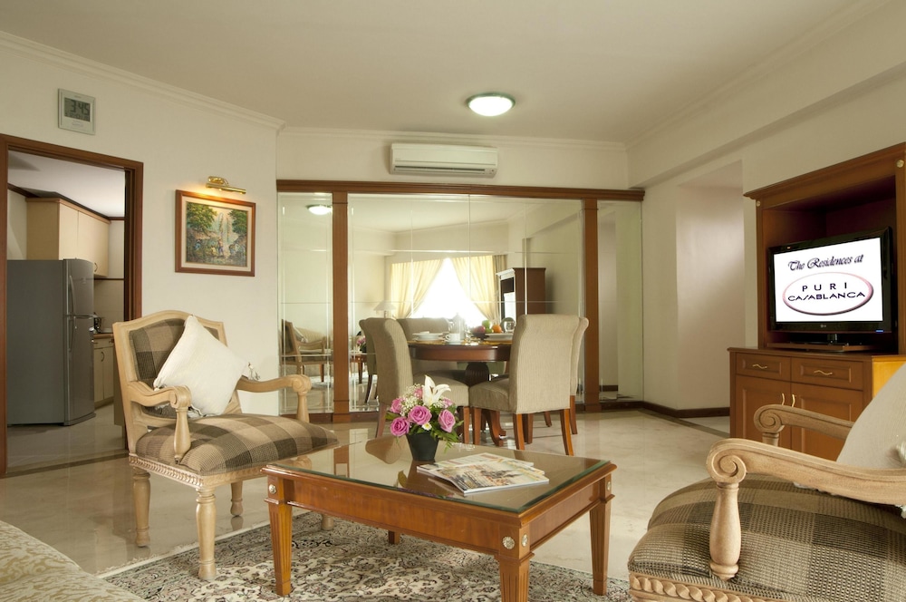 Suite, 2 Bedrooms (1 King & 1 Single Bed) - Photo 3