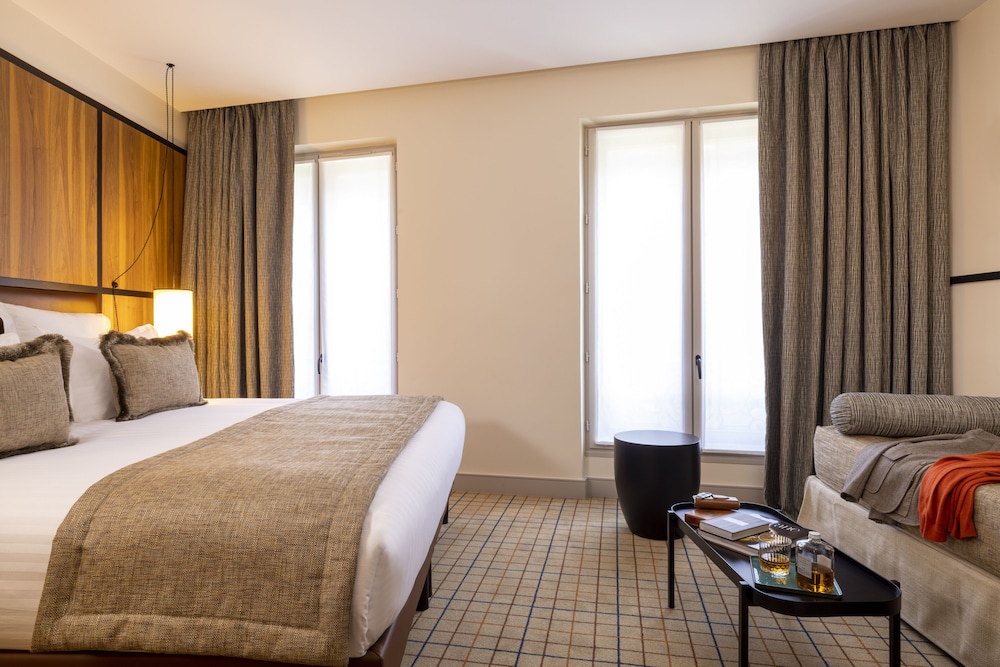 Deluxe Room (with Spa Access) Deluxe Room (with Spa Access)