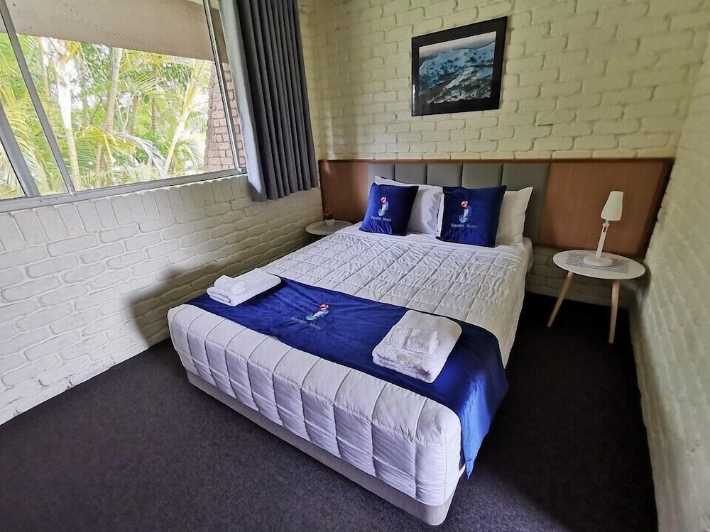 Family Suite, 2 Bedrooms, Pool View photo 2