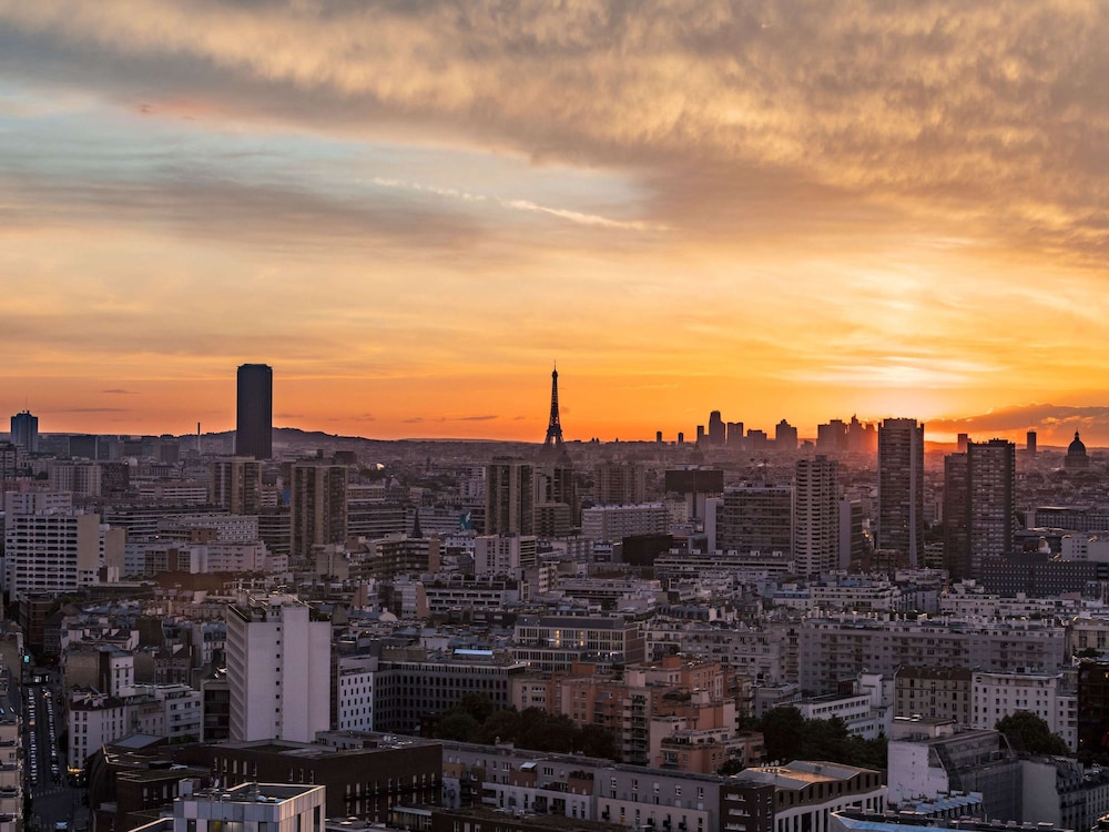 Junior Suite, 1 King Bed, Tower (Eiffel Tower panoramic bath, sunset) photo 2
