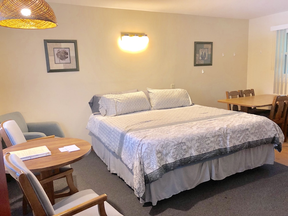 King Room With Kitchenette photo 1