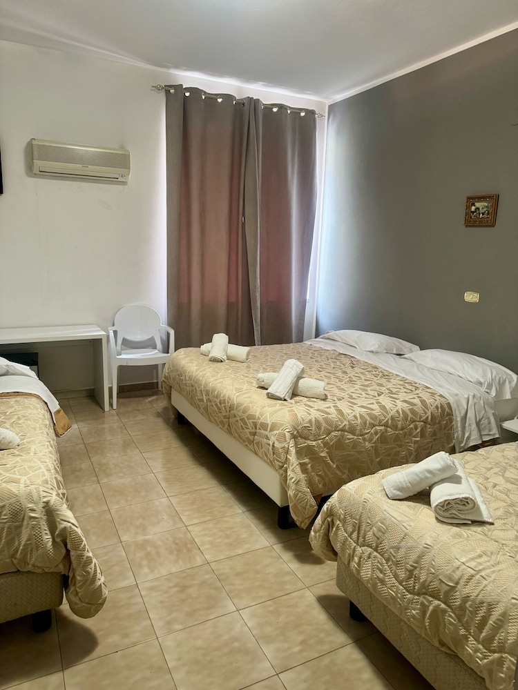 Quadruple Room photo 2
