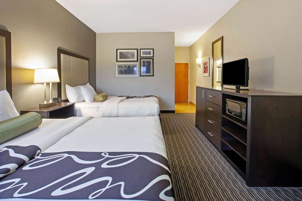 Room, 2 Queen Beds, Non Smoking - Photo 3