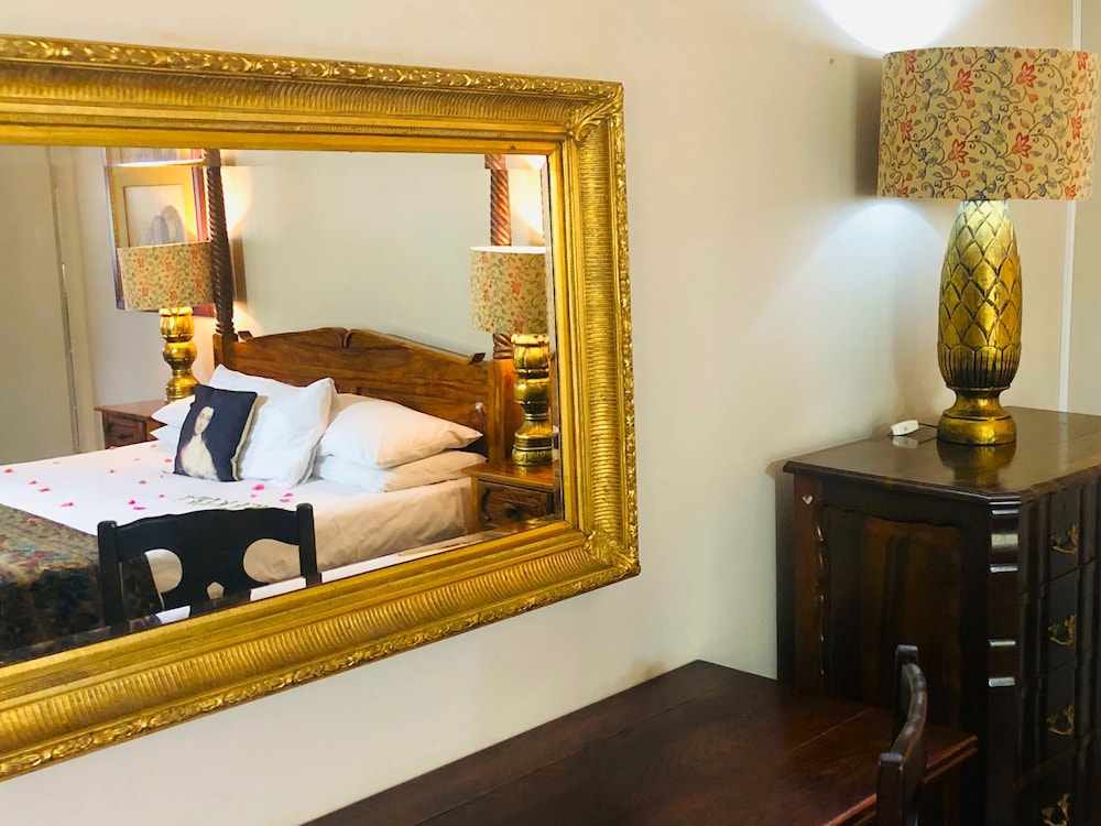 Executive Room - Photo 8