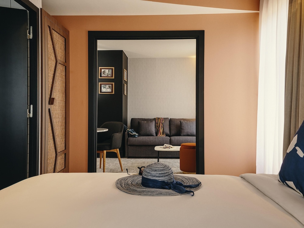 Family Suite, 1 Double Bed with Sofa bed - Photo 2