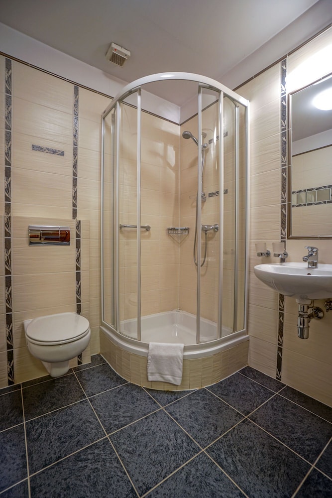 Family Room - Photo 12
