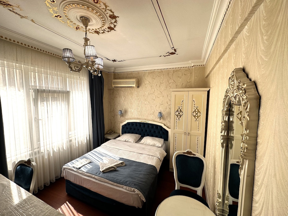 Deluxe Double or Twin Room photo 3
